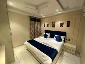 Himalayan Hideaway: 1 BHK Luxury Apartment